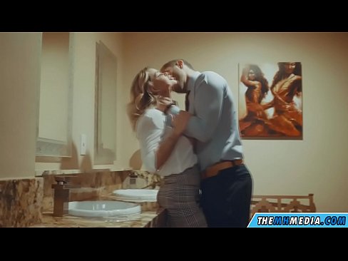 ❤️ Cum busty flava seducit in latrinae publicae Beautiful porn at porn la.pornolymp.ru